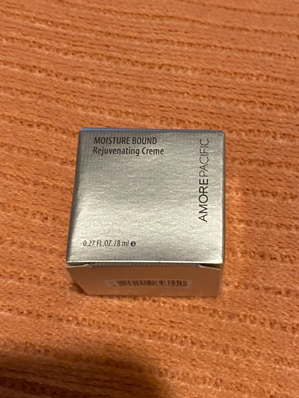 Amore Pacific Silver Moisture Bound Rejuvenating Creme
